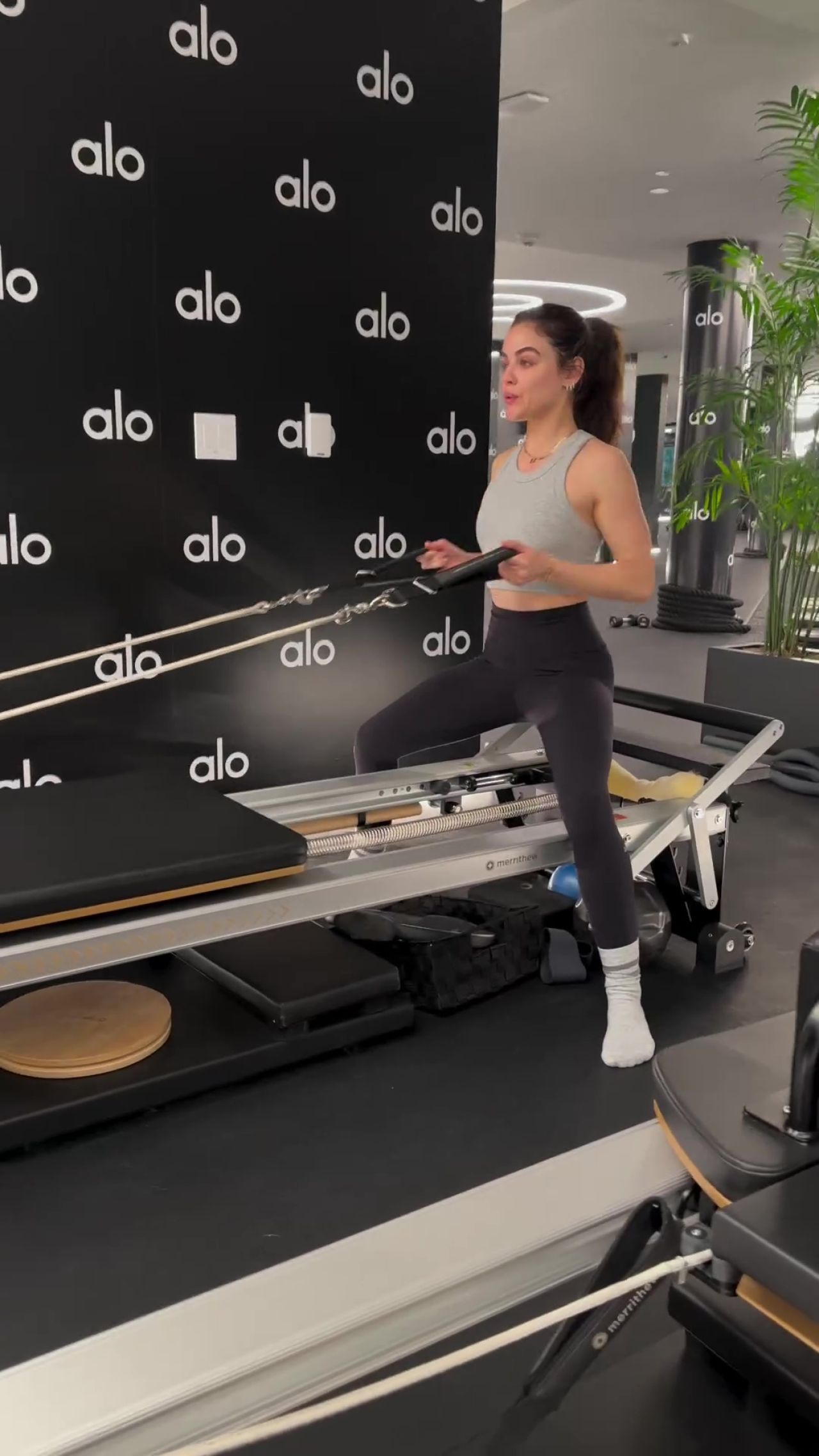 AMERICAN ACTRESS LUCY HALE WORKING OUT GYM STILLS09